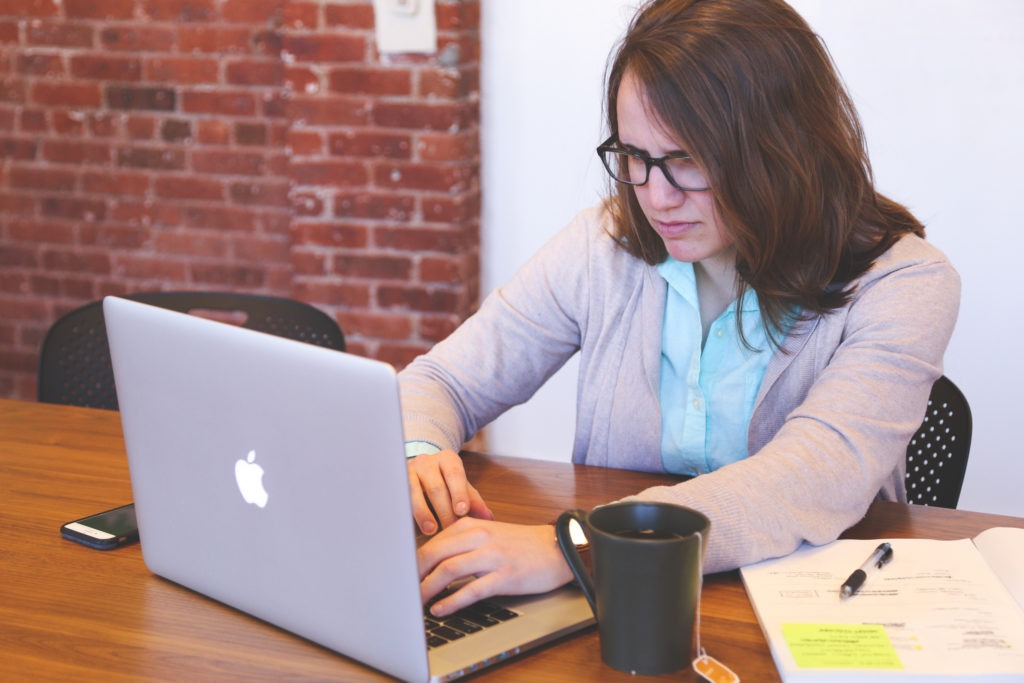 Lady on laptop